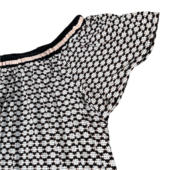 Max Studio small short ruffle sleeve wide elastic neck light pink & black shirt - Picture 4 of 12